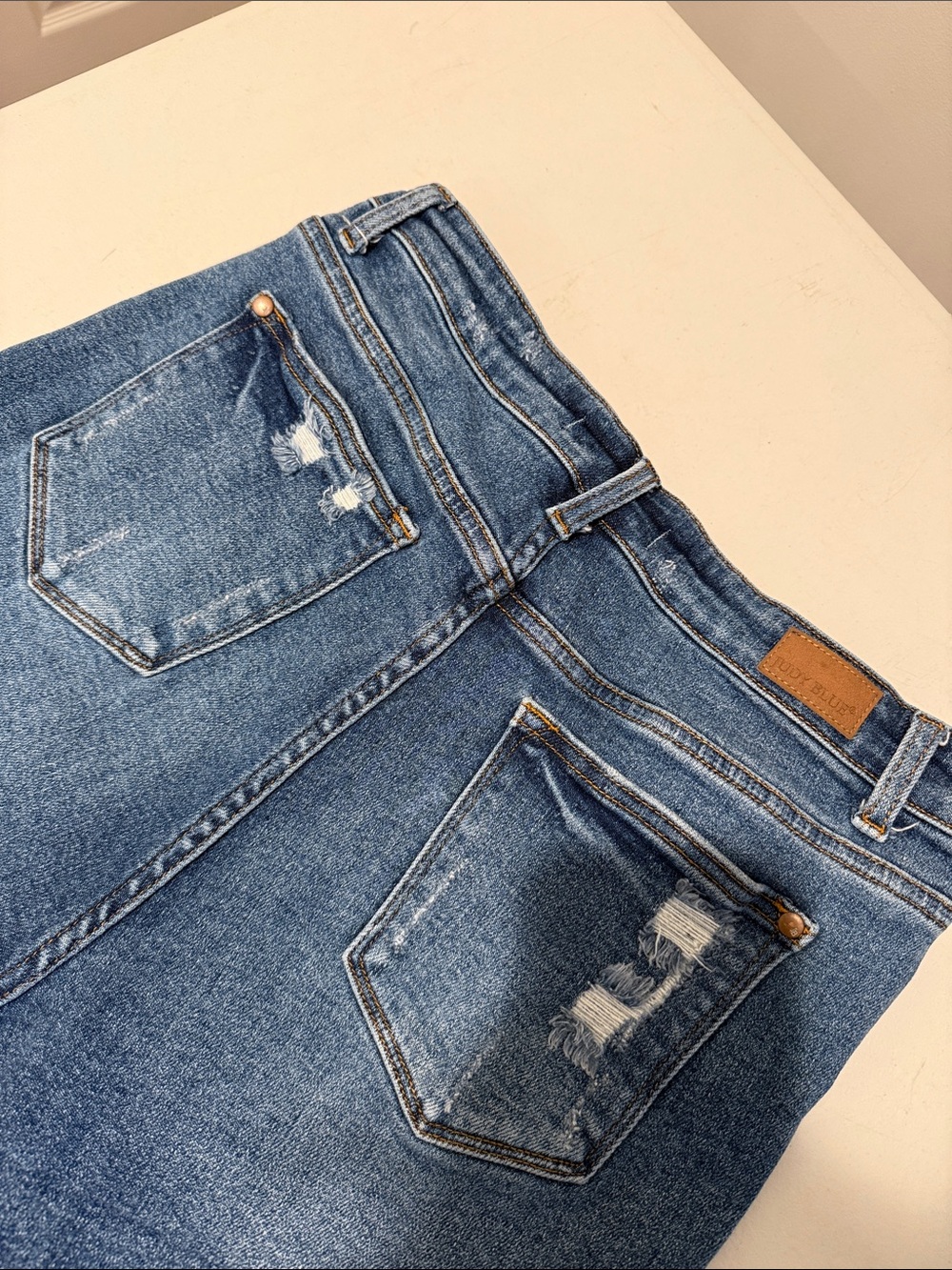 Judy Blue Distressed Denim Shorts Rainbow Sunburst Embroidery 3” Inseam 29 waist - Picture 15 of 16